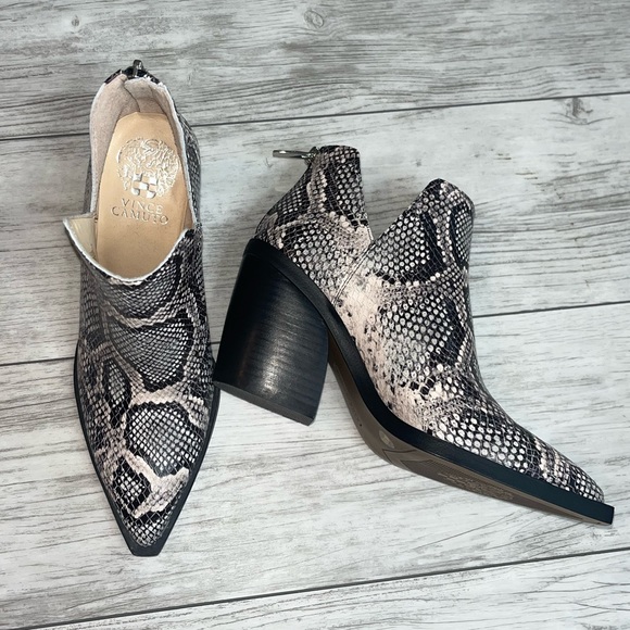 Vince Camuto Shoes - Vince Camuto Snake Boots Size 6M NEW